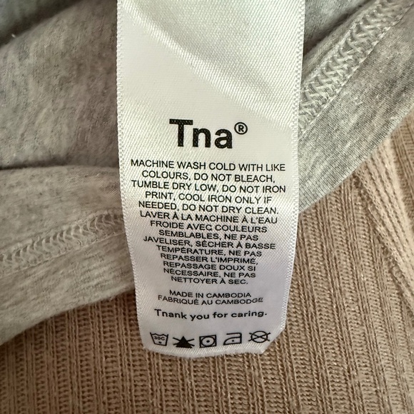 TNA | XS Cropped Fitted T-Shirt Grey - Picture 7 of 8